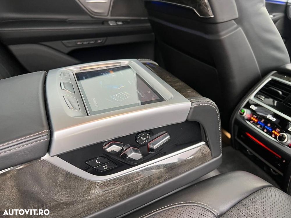 BMW Seria 7 750d xDrive - 17