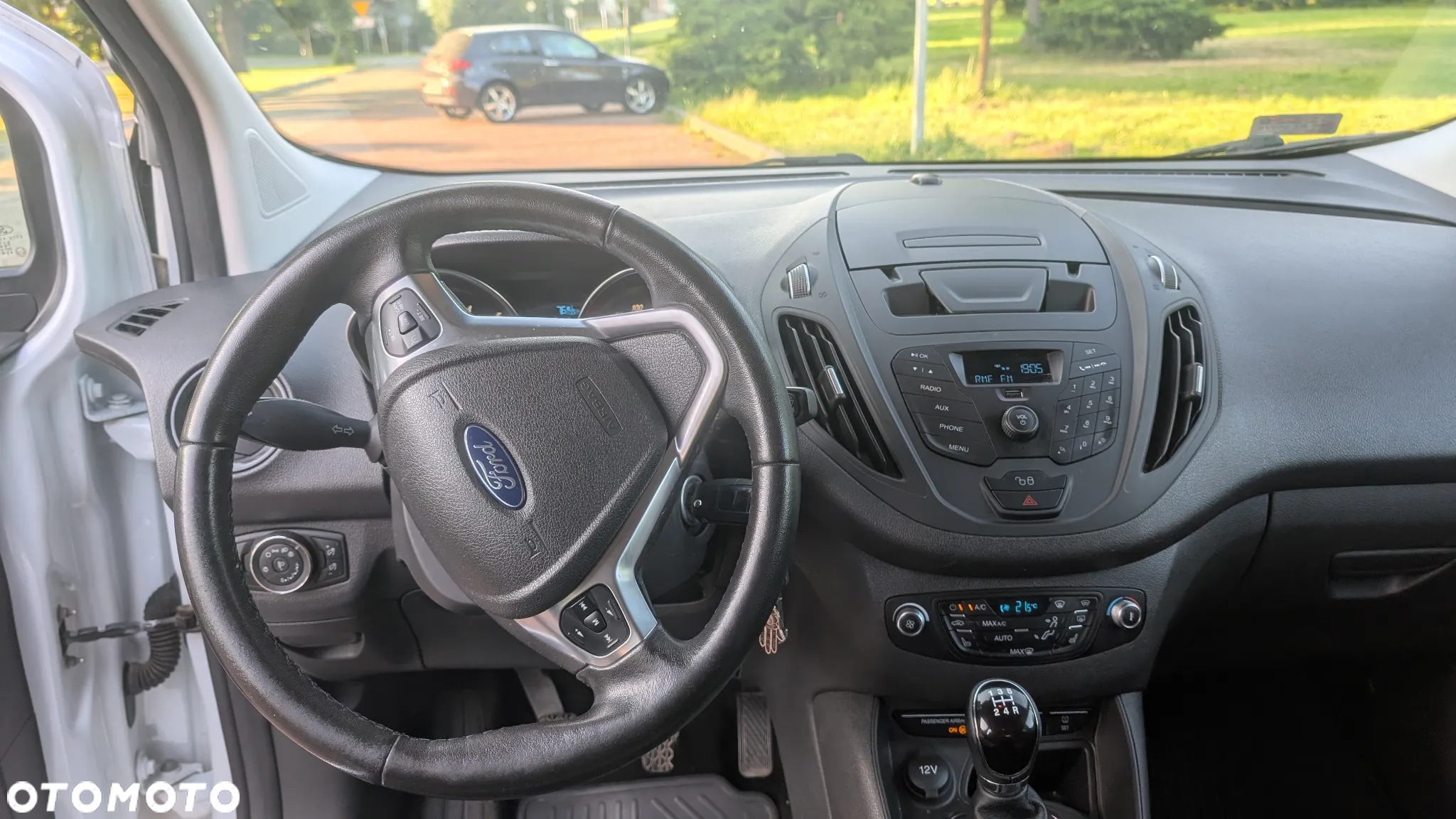 Ford Tourneo Courier 1.0 EcoBoost Titanium - 17