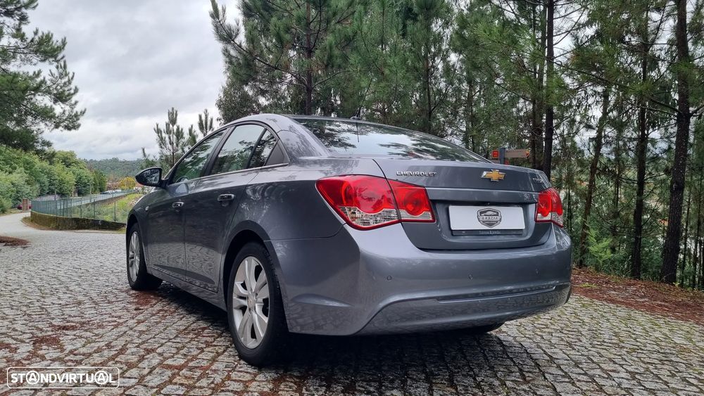Chevrolet Cruze 1.7 VCDi LT - 23
