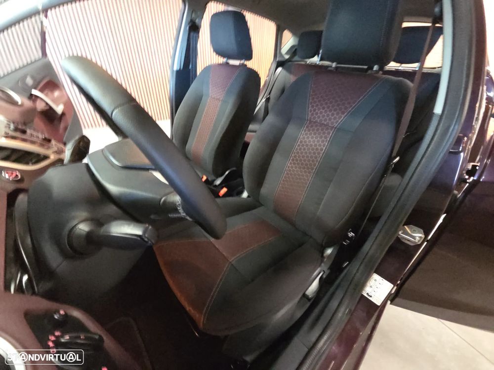 Ford Fiesta 1.6 TDCI Titanium - 26