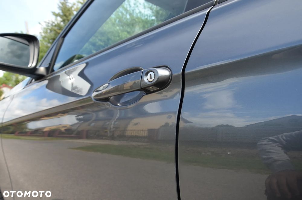 BMW Seria 3 318d Blue Performance Sport Line - 14