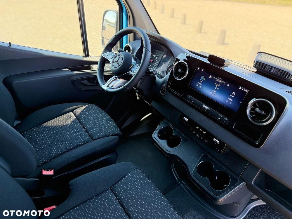 Mercedes-Benz Sprinter - 15