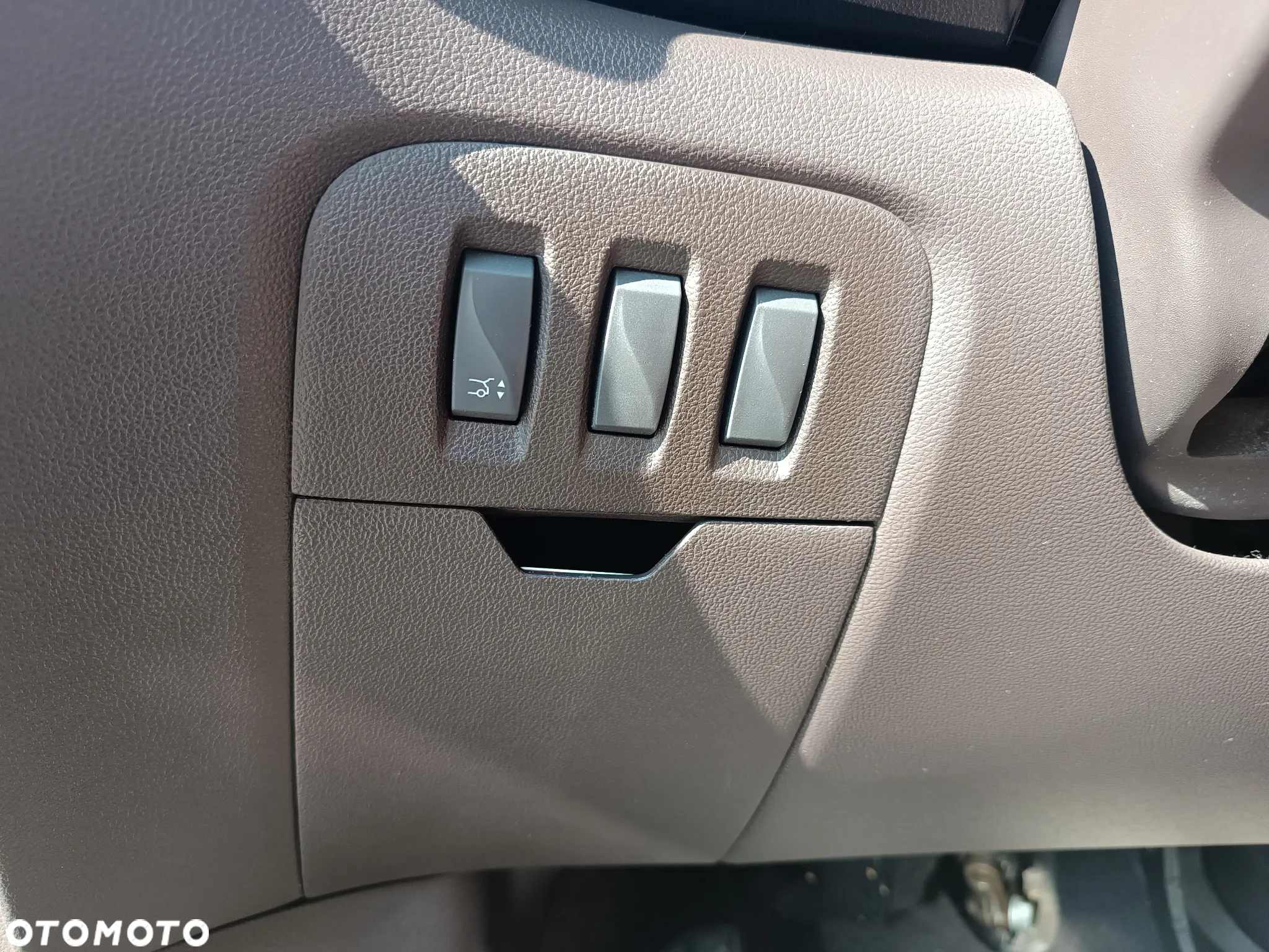 Renault Espace 1.6 dCi Energy Initiale Paris EDC - 27