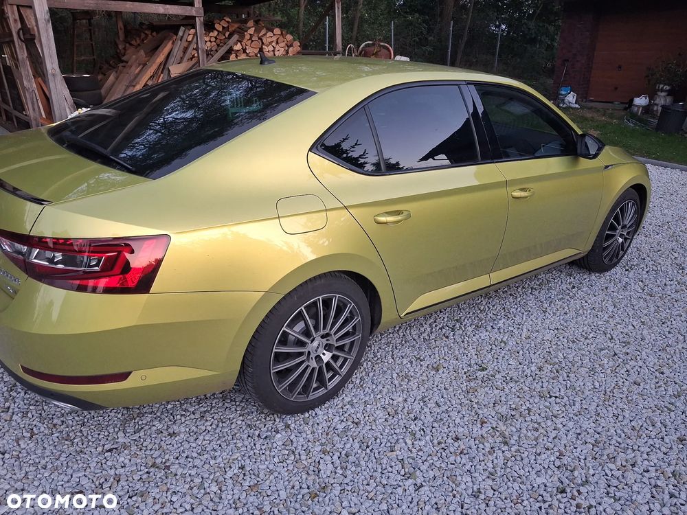 Skoda Superb 2.0 TDI 4x4 Sportline DSG - 2