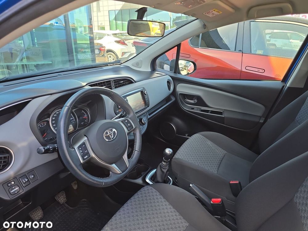 Toyota Yaris - 10