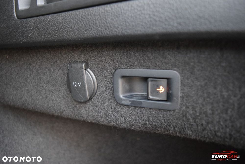 Volkswagen Passat - 36