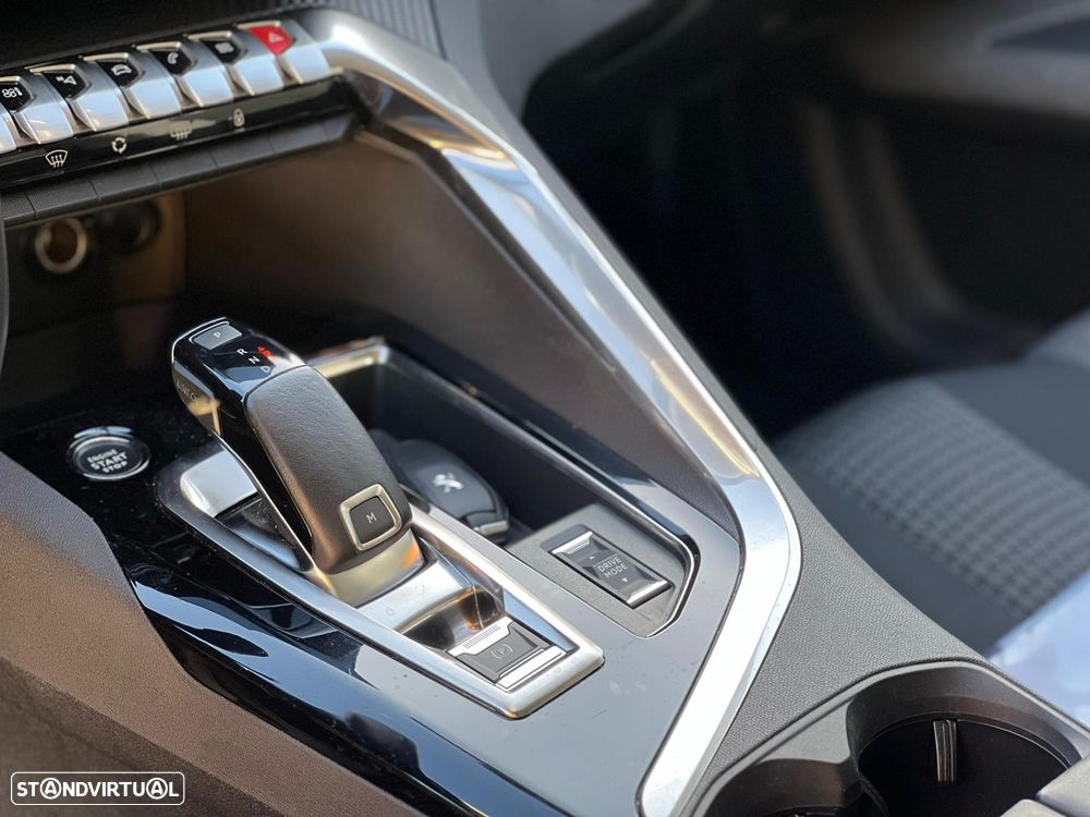 Peugeot 3008 PureTech 130 Stop & Start GPF EAT8 Active - 8