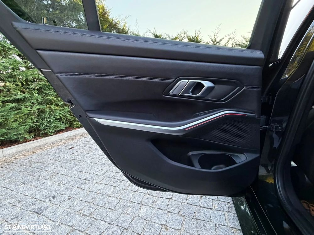BMW M3 Competition M xDrive - 25