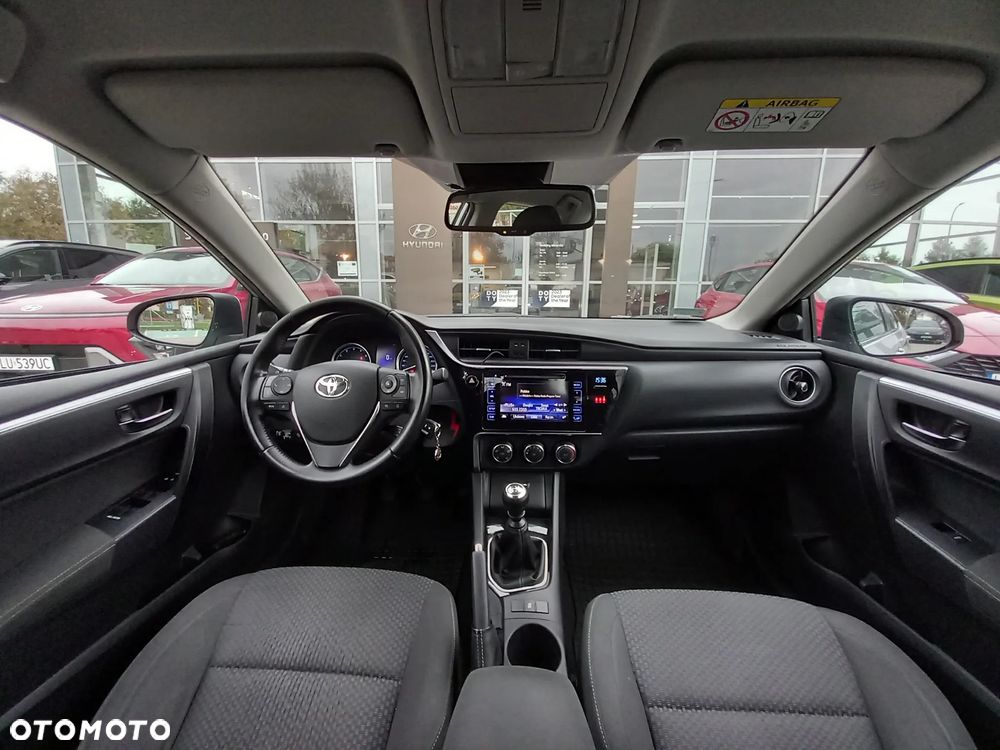 Toyota Corolla 1.6 Classic Plus - 12