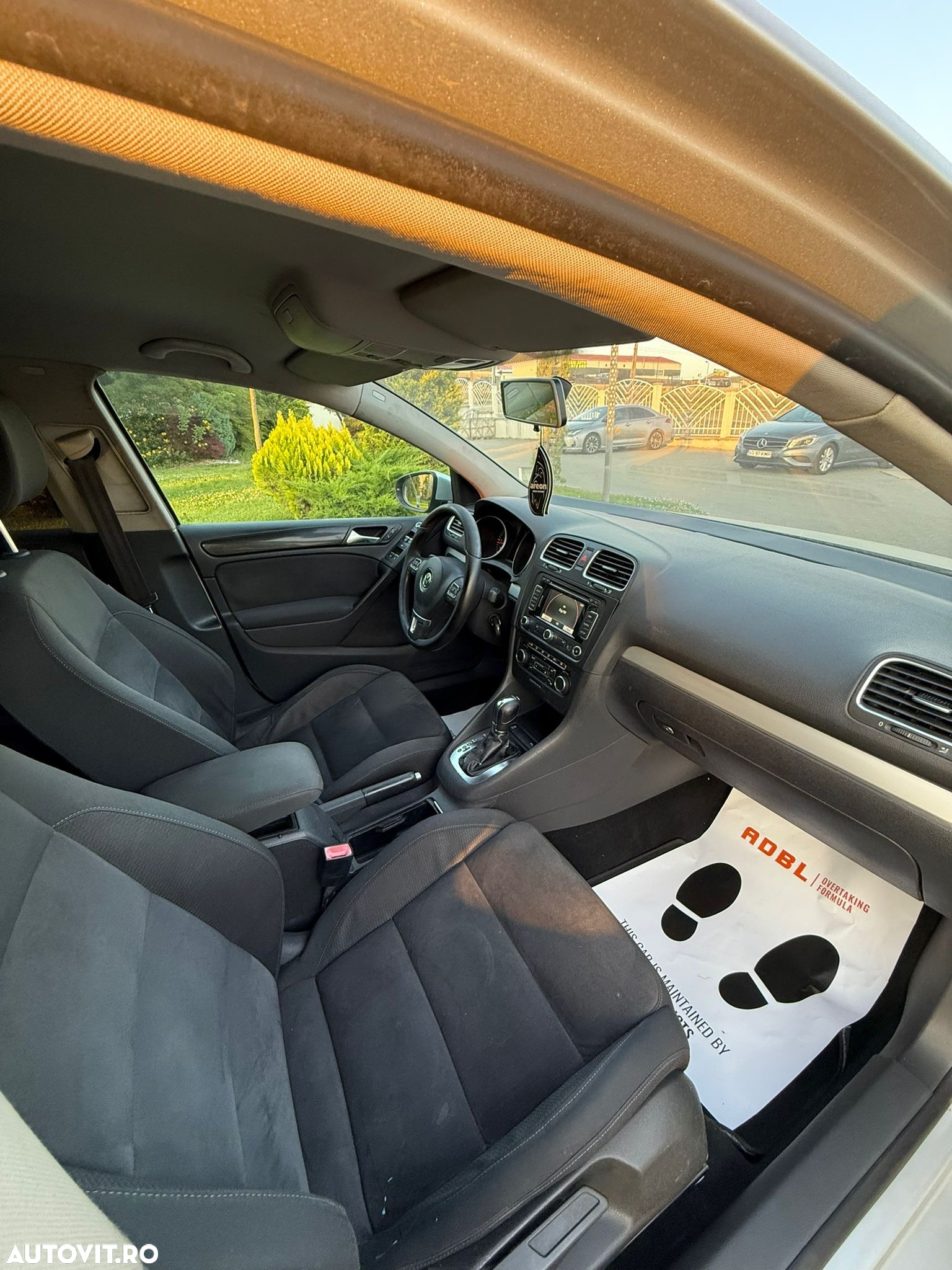 Volkswagen Golf 2.0 TDI BlueMotion Technology Comfortline DSG - 9