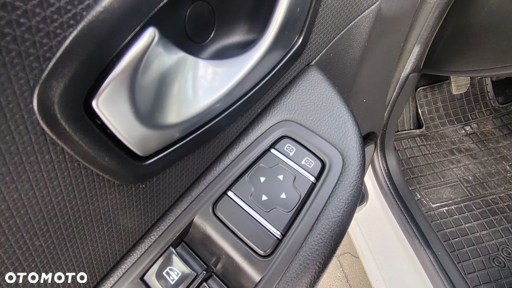 Renault Clio 1.2 16V Alize - 12