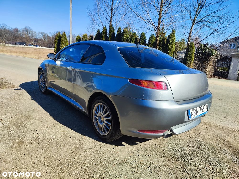 Alfa Romeo GT - 2