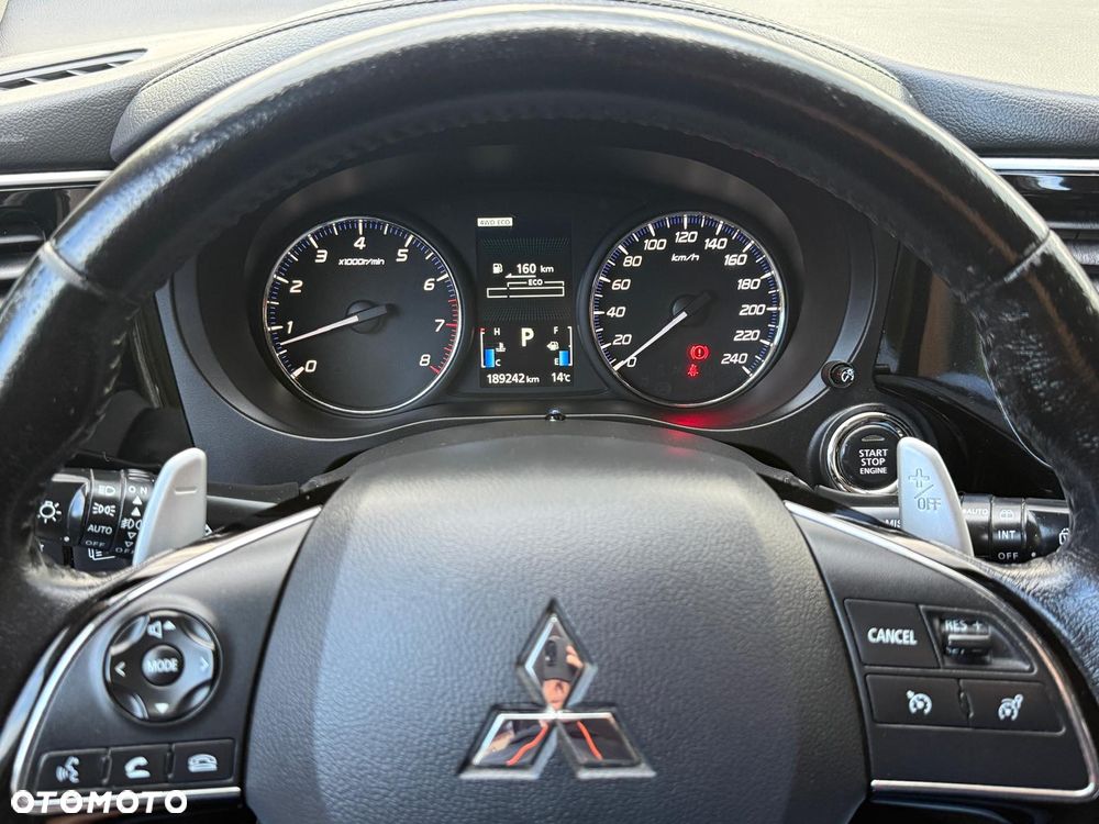 Mitsubishi Outlander 2.0 Intense + 4WD CVT - 14