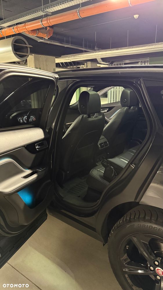 Jaguar F-Pace 20d AWD R-Sport Ingenium Edition - 11