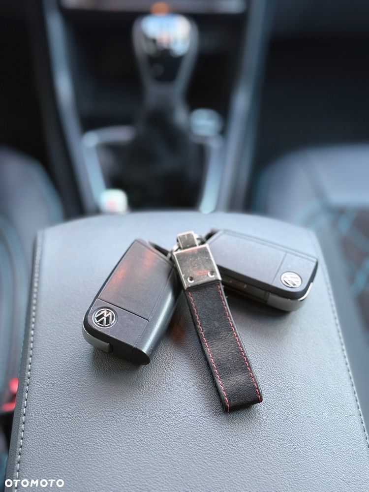 Volkswagen T-Cross - 37