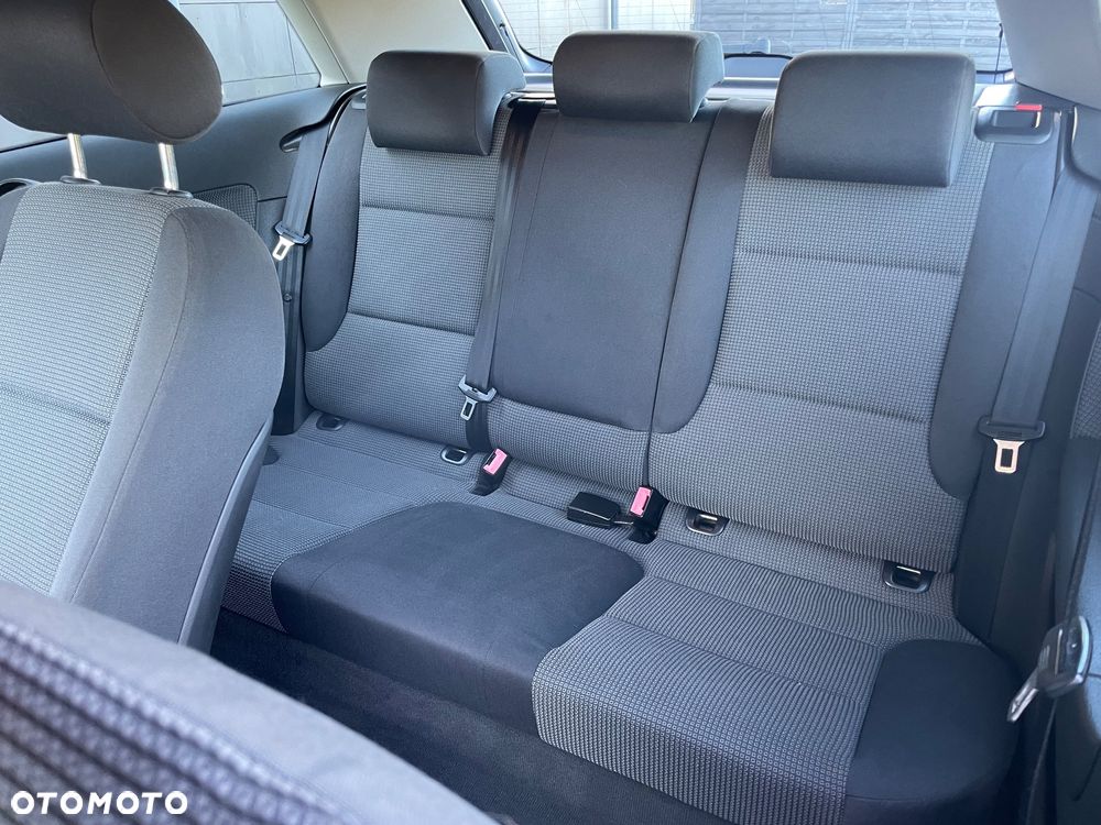 Audi A3 3-drzwiowe 1.6 Attraction - 10