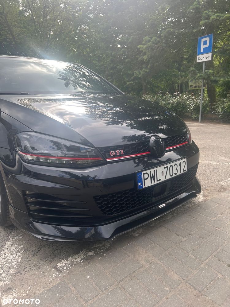 Volkswagen Golf - 21