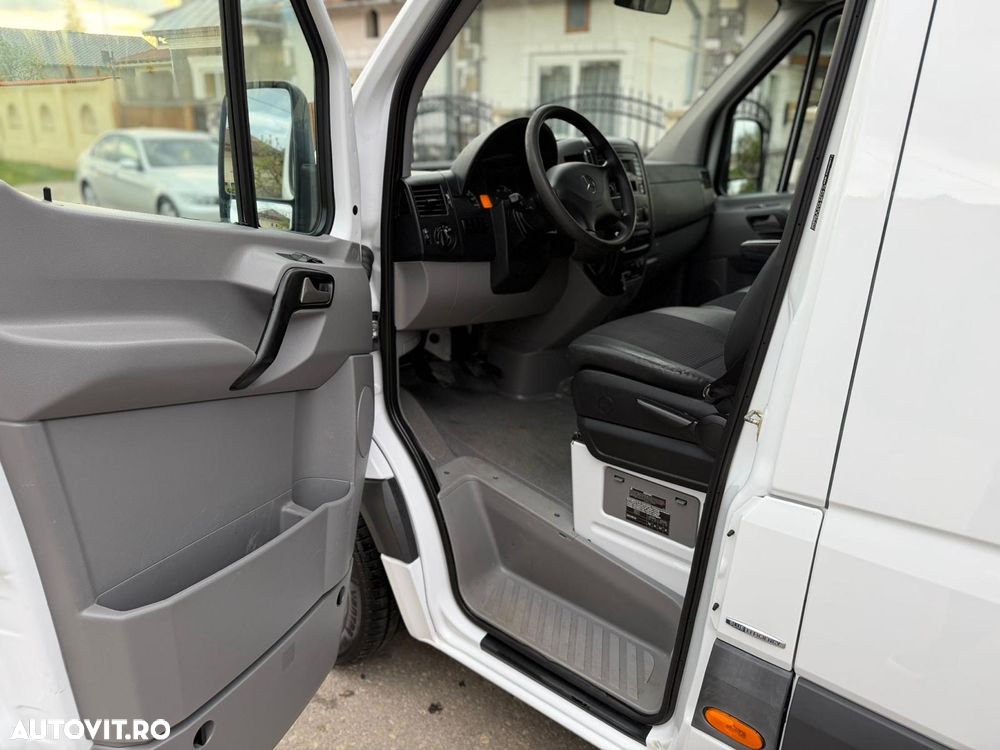 Mercedes-Benz Sprinter - 9