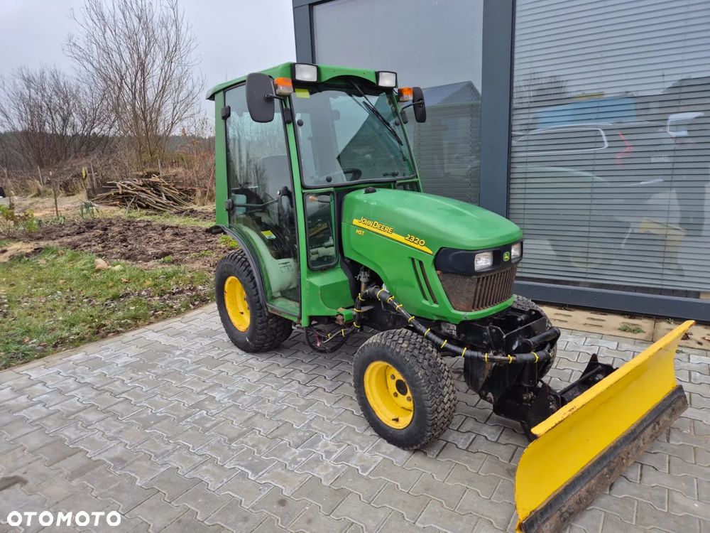 John Deere 2320 - 1