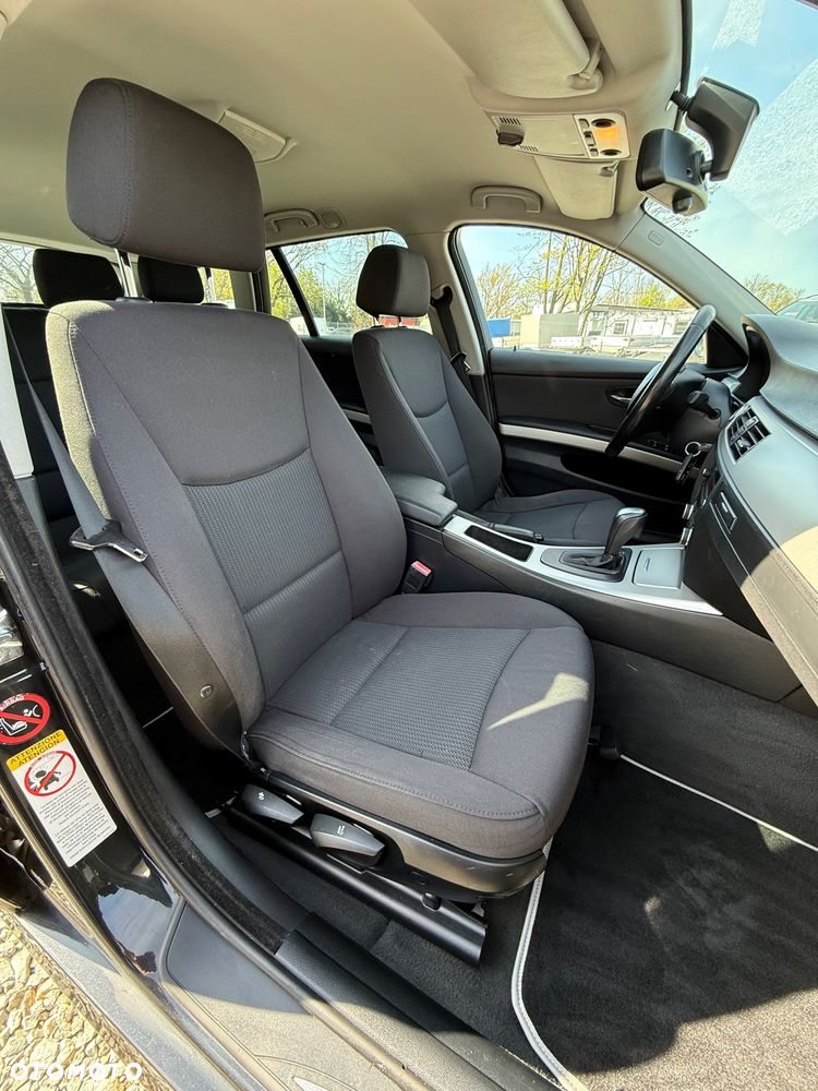 BMW Seria 3 320d DPF - 24