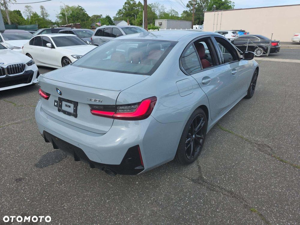 BMW Seria 3 330i xDrive M Sport - 3