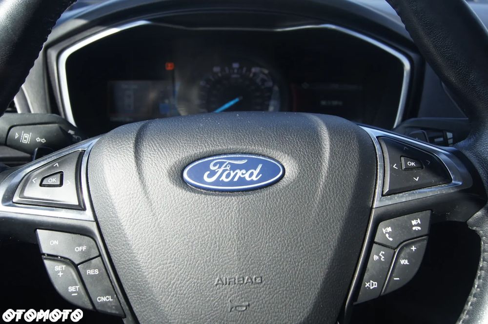 Ford Fusion - 13