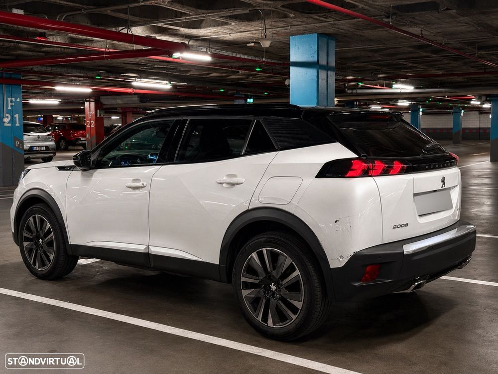 Peugeot 2008 PureTech 130 EAT8 GT Exclusive — fotografia 5