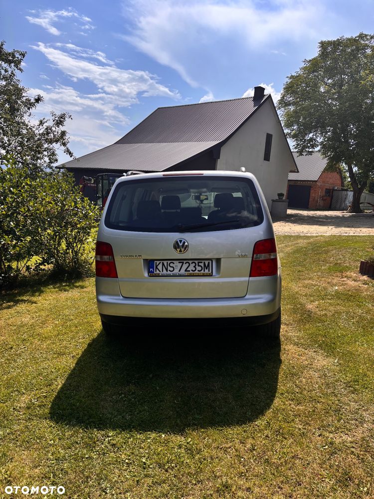 Volkswagen Touran 1.9 TDI Highline - 3