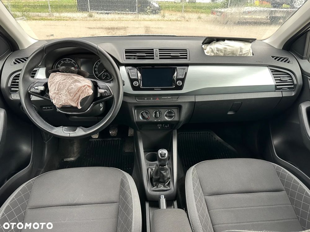Skoda Fabia - 10