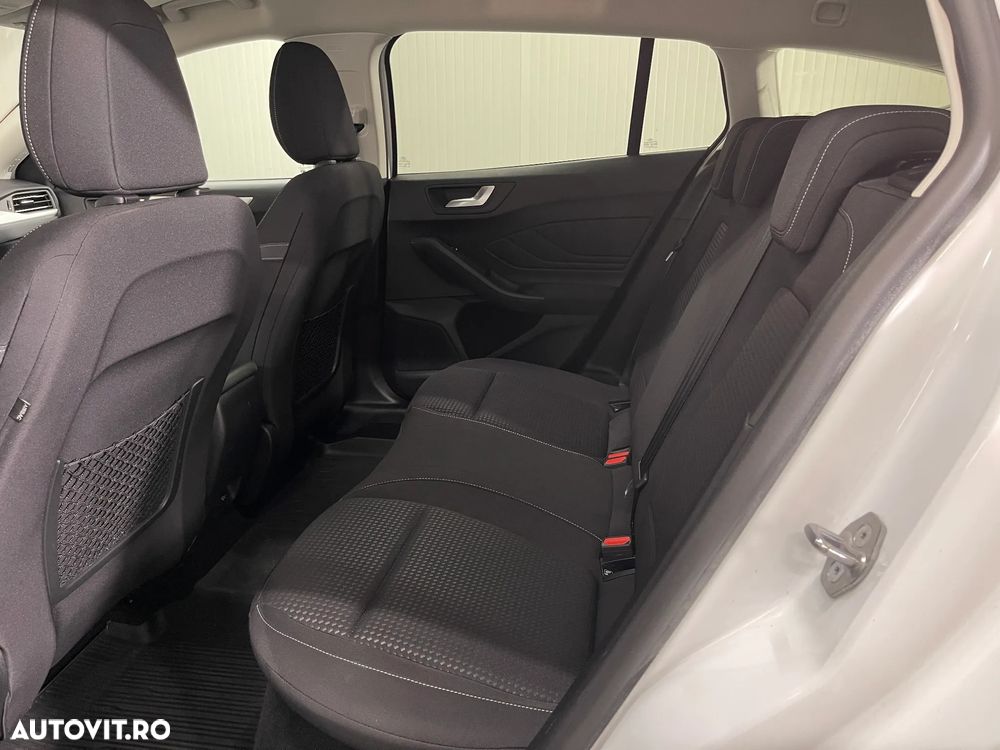 Ford Focus 1.5 EcoBlue Start-Stopp-System Aut. TITANIUM - 11
