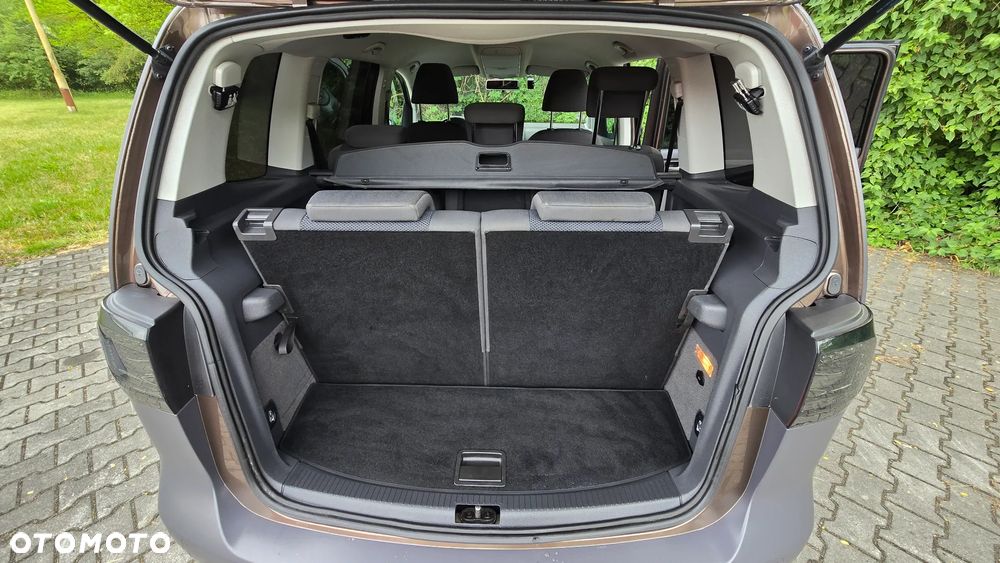 Volkswagen Touran - 14