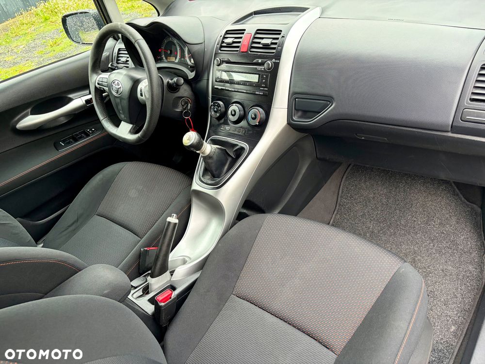 Toyota Auris 1.4 D-4D - 13