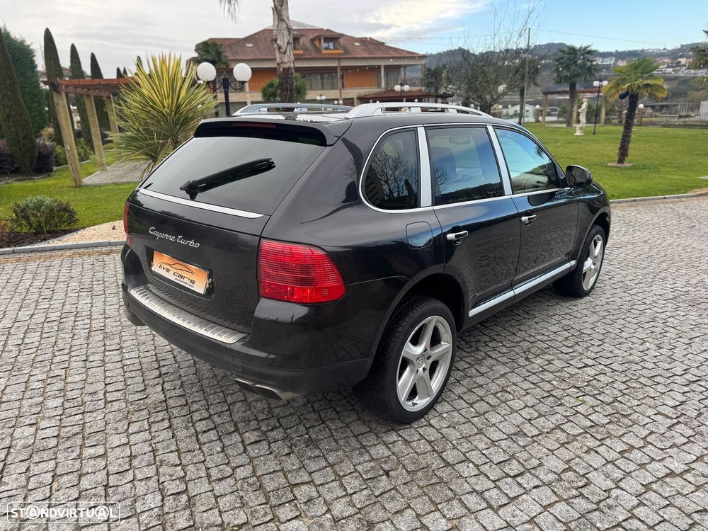 Porsche Cayenne Turbo - 16