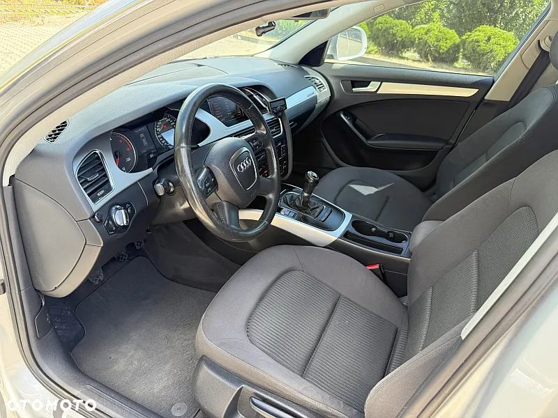 Audi A4 Avant 2.0 TDI DPF quattro - 10