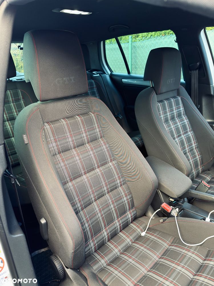 Volkswagen Golf 2.0 TDI Highline - 15