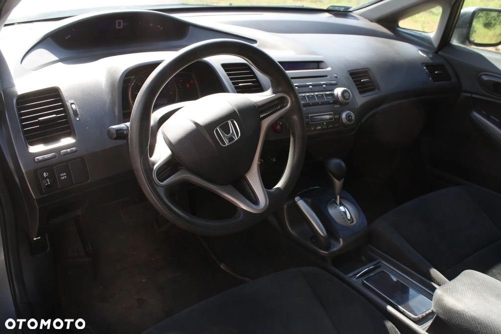 Honda Civic 1.8 Executive i-SHIFT - 9