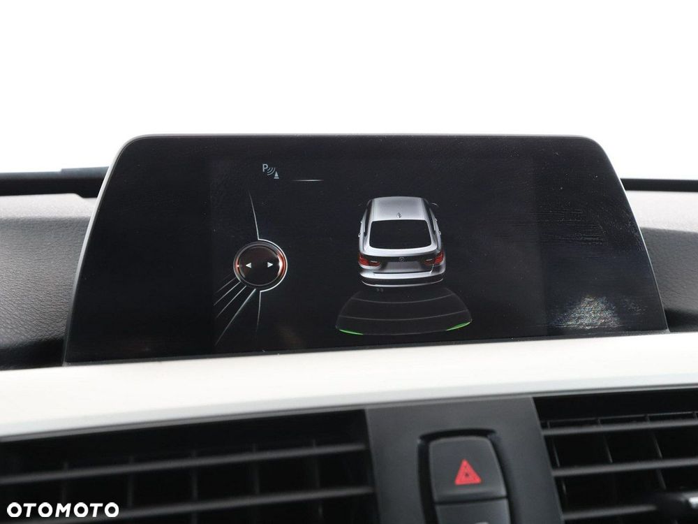 BMW Seria 3 318d Advantage - 25