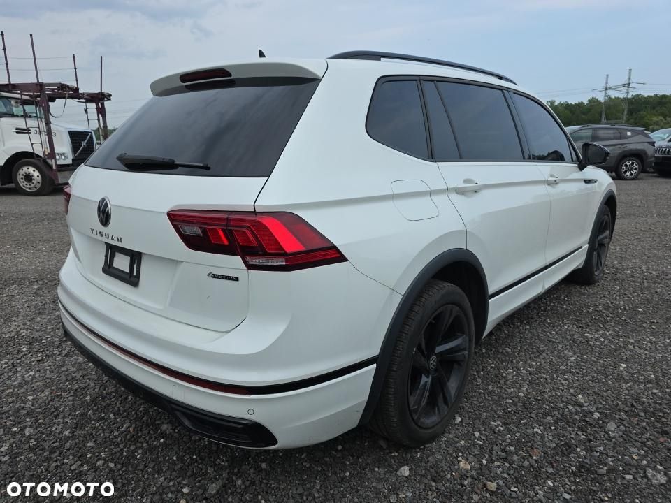Volkswagen Tiguan - 4