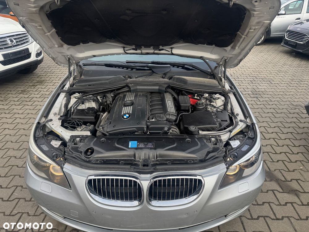 BMW Seria 5 525i Edition Exclusive - 12