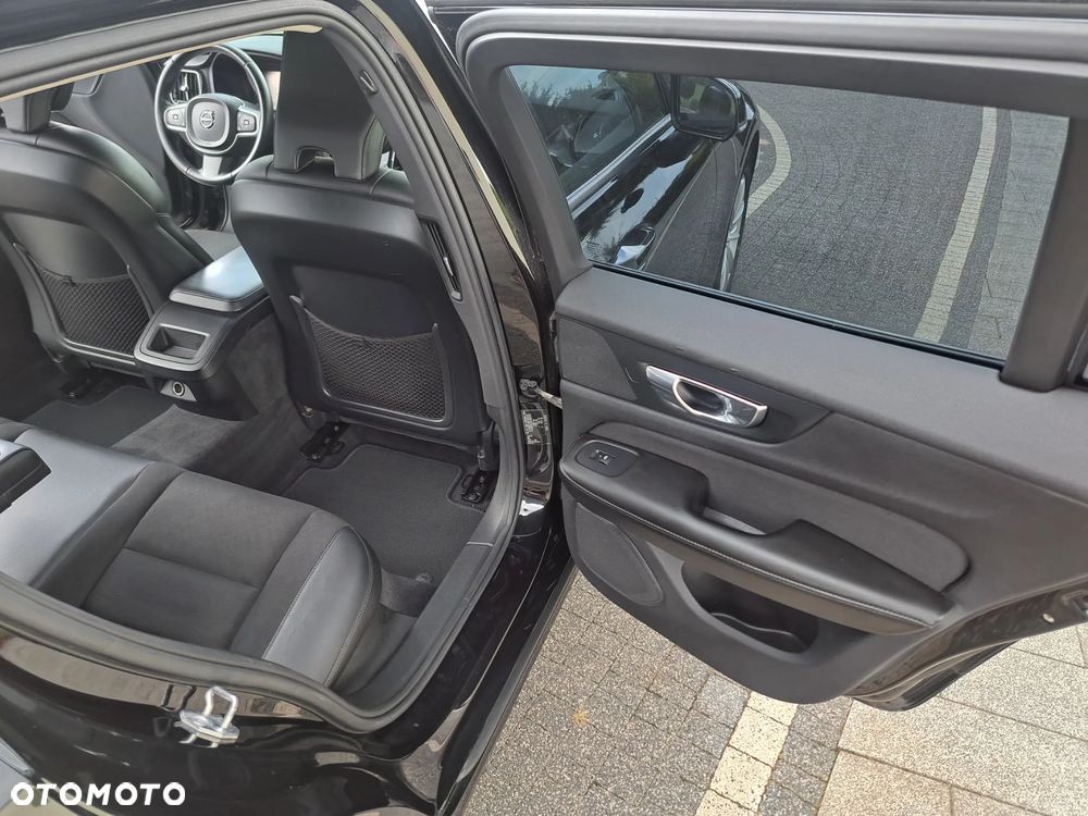 Volvo V60 D3 Drive-E Momentum - 16