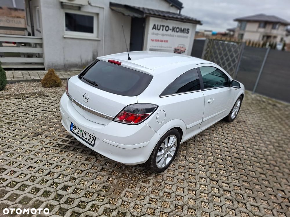 Opel Astra 1.8 Black&White - 26