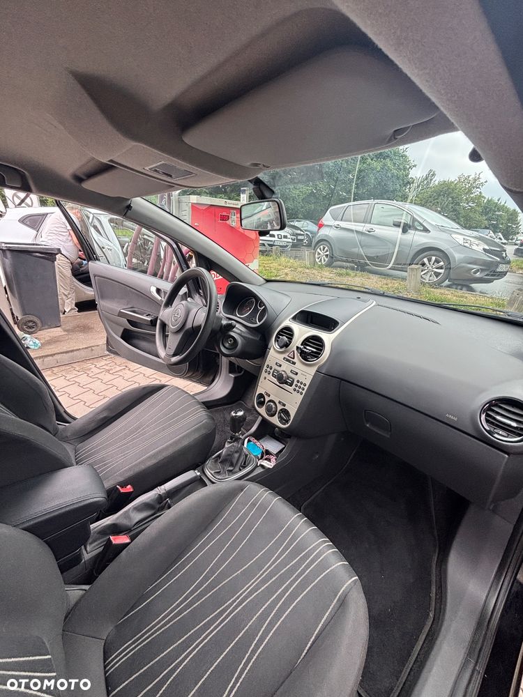 Opel Corsa 1.2 16V Essentia - 14