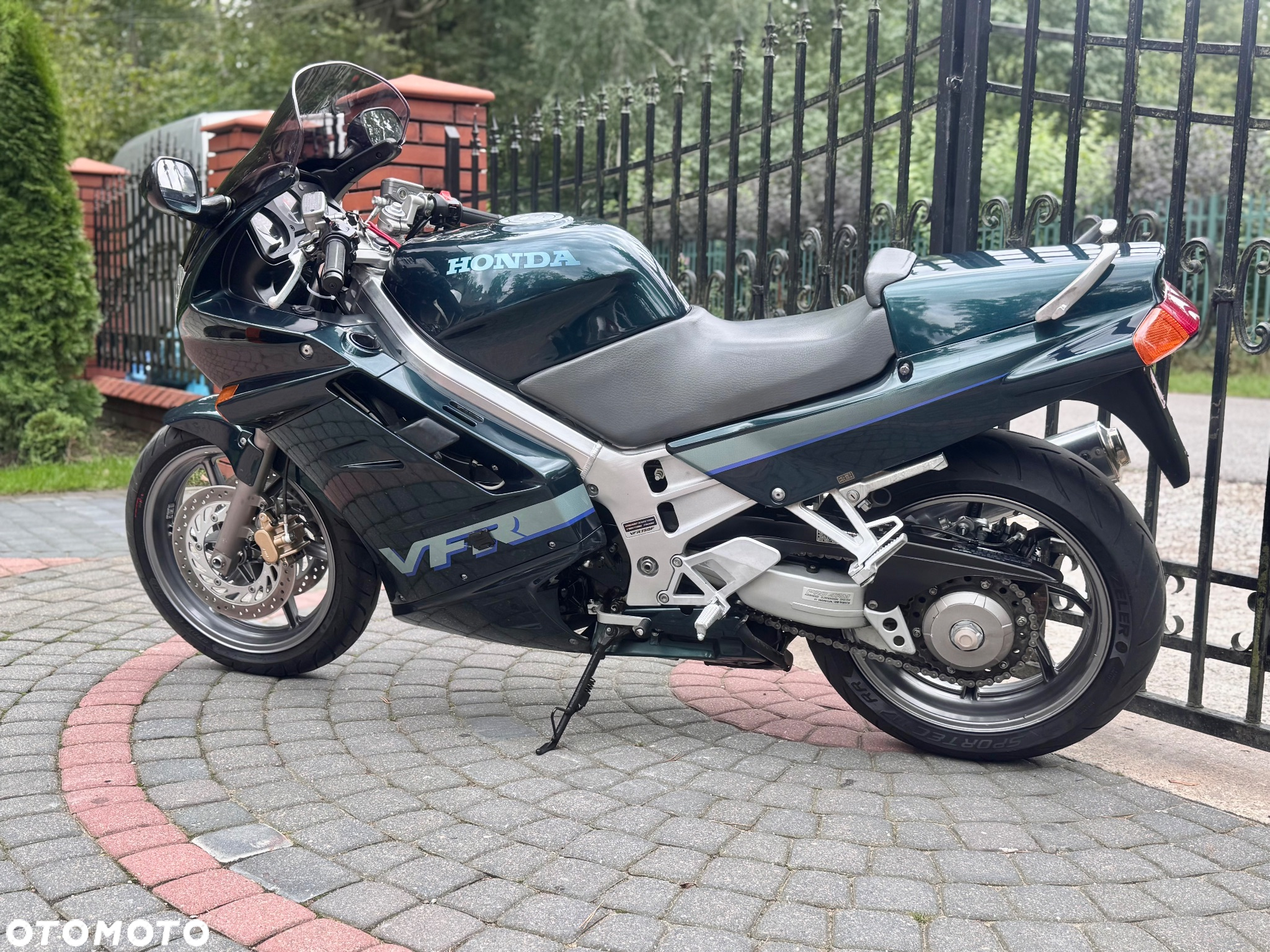 Honda VFR - 8
