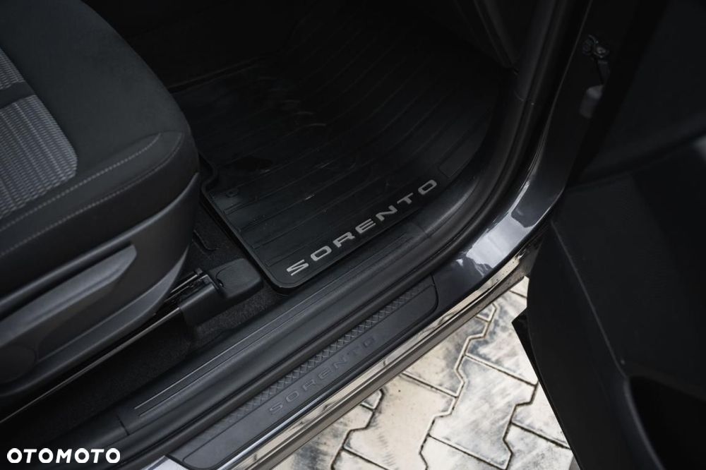 Kia Sorento - 28
