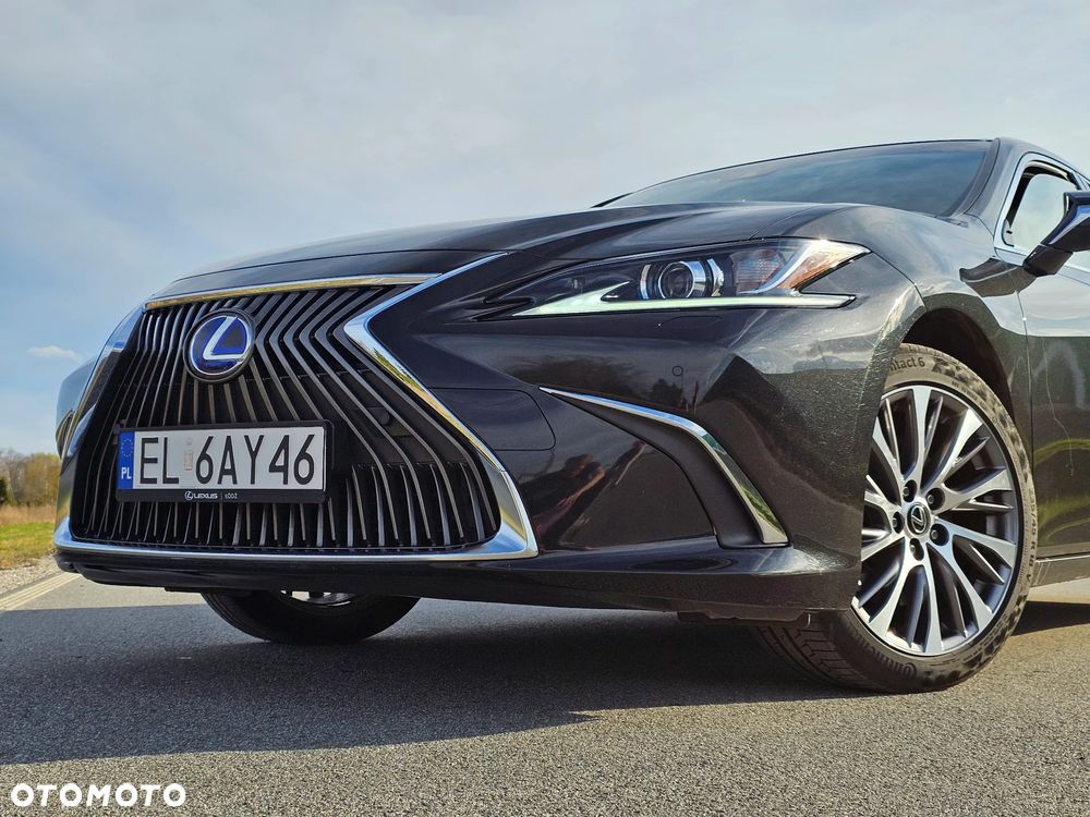 Lexus ES 300h Business Edition + - 3