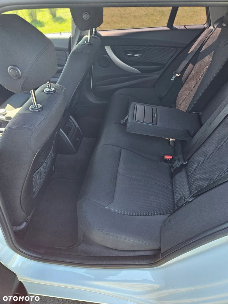 BMW Seria 3 318d Advantage - 12