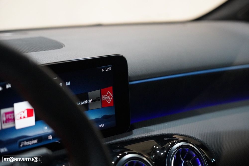 Mercedes-Benz A 250 ver-e-8g--dct-edition-amg-line - 12