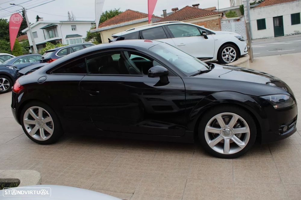 Audi TT Coupé 2.0 TDI quattro S-line — fotografia 4