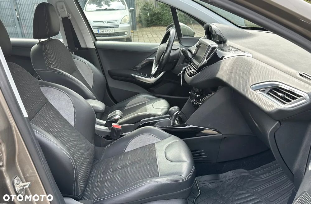 Peugeot 2008 PureTech 110 GPF Stop&Start EAT6 Allure - 13