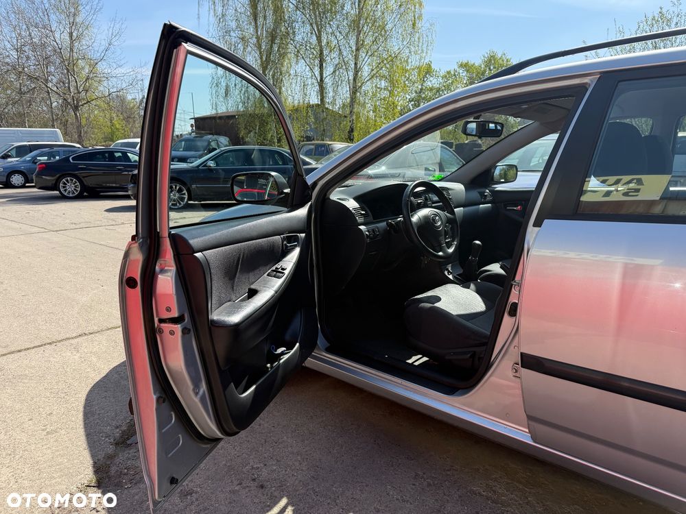 Toyota Corolla 1.4 VVT-i Dynamic - 11